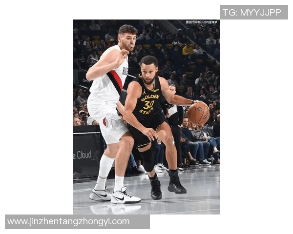 库里低头沮丧离场！48次9+三分吞里程悲 轰38+4勇士遭开拓者双杀