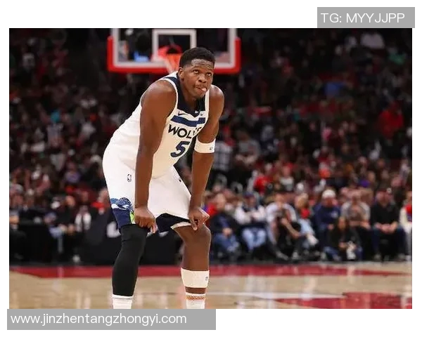 我一人打一队！爱德华兹第三节9中7怒轰19分 太阳全队才19分